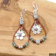 Loookus - Fashionable Leather Cord Flower Earrings