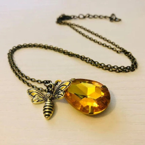 Loookus - Sterling Silver Bee Drop Amber Necklace