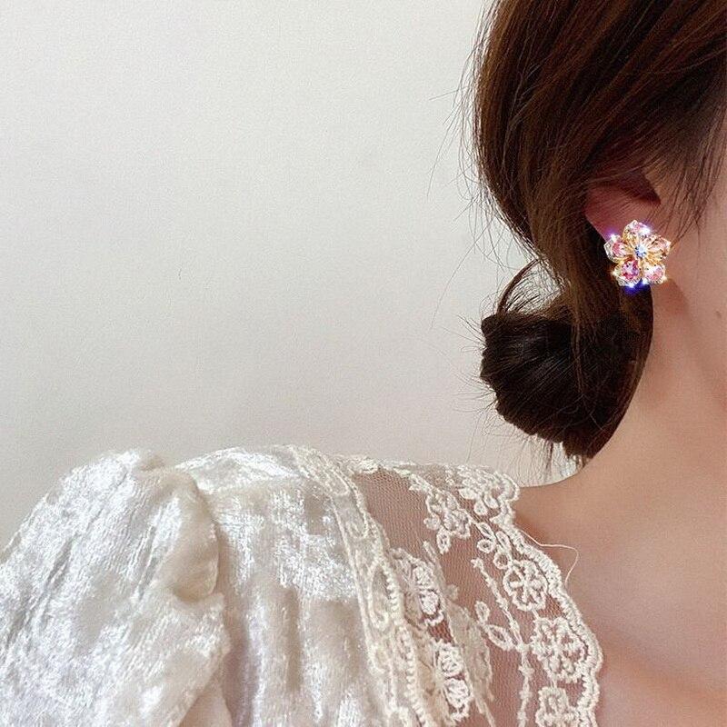 Loookus - Blooming Crystal Flower Earrings