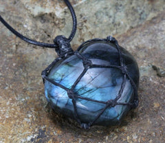 Loookus - DRAGON HEART LABRADORITE NECKLACE
