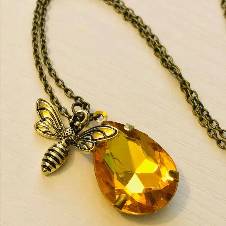 Loookus - Sterling Silver Bee Drop Amber Necklace