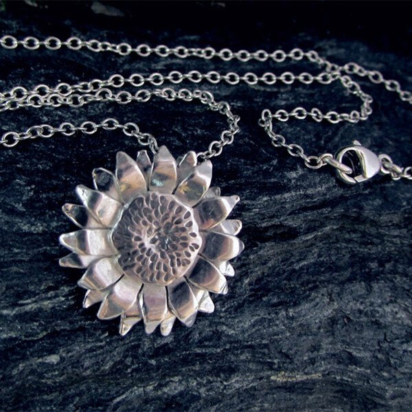 Loookus - Sterling Silver Sunflower Necklace