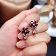 Loookus - Garnet Stud Earrings