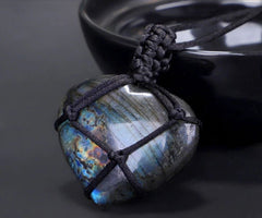Loookus - DRAGON HEART LABRADORITE NECKLACE