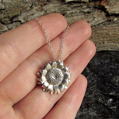 Loookus - Sterling Silver Sunflower Necklace